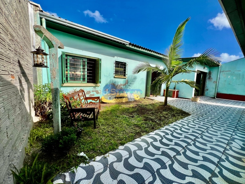 Casa em Atlântida Sul: 6ª foto da galeria de imagens do imóvel