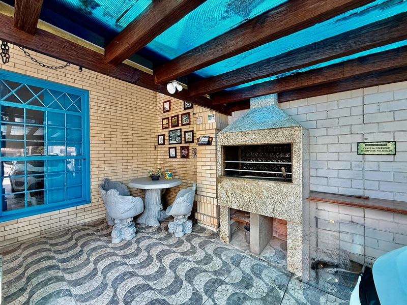 EXCELENTE CASA DE PRAIA PRÓXIMA AO MAR COM PISCINA: 6ª foto da galeria de imagens do imóvel