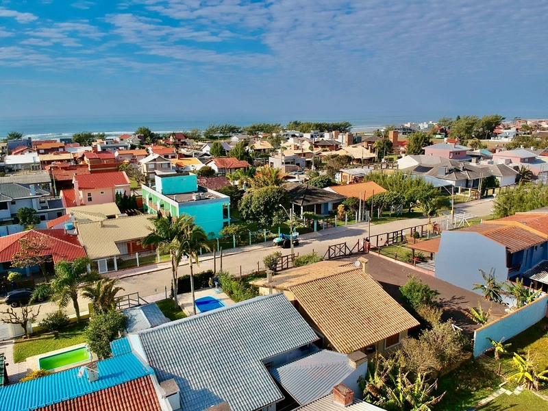 EXCELENTE CASA DE PRAIA PRÓXIMA AO MAR COM PISCINA: 5ª foto da galeria de imagens do imóvel