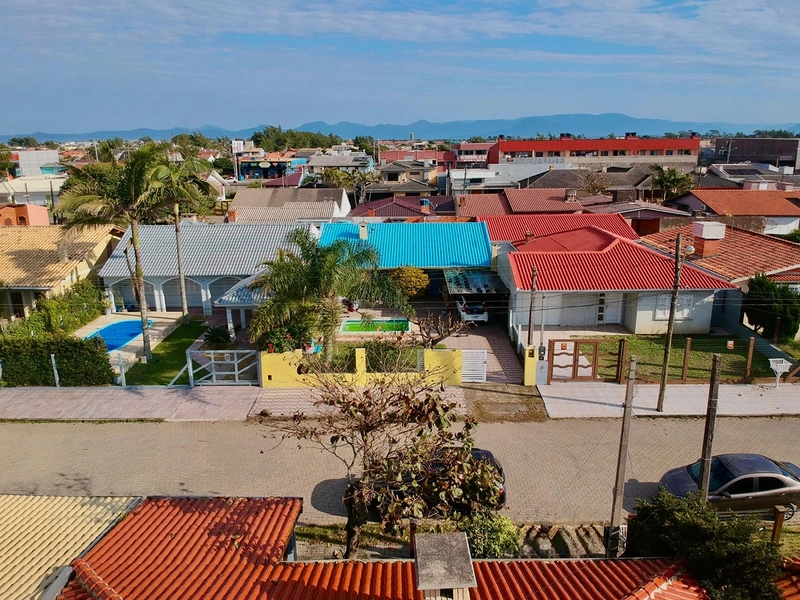 EXCELENTE CASA DE PRAIA PRÓXIMA AO MAR COM PISCINA: 11ª foto da galeria de imagens do imóvel