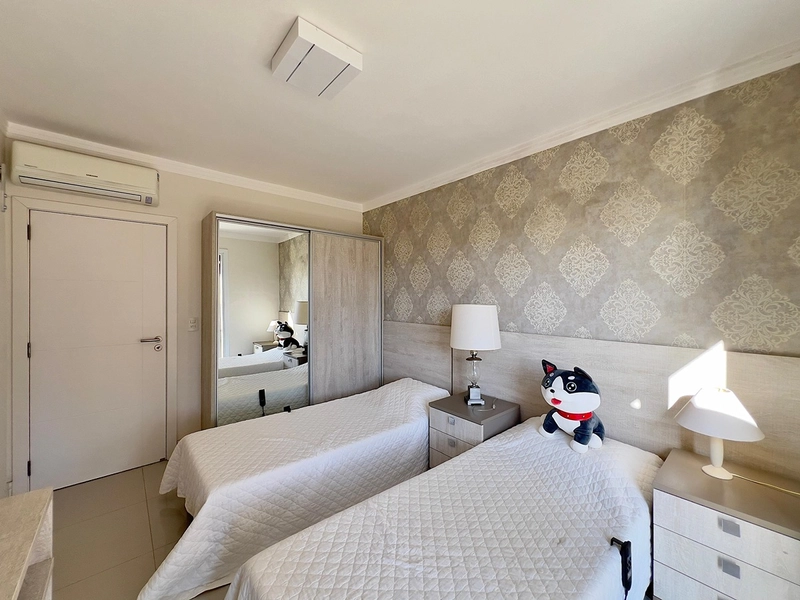 EXCELENTE CASA ALTO PADRÃO COM PISCINA : 17ª foto da galeria de imagens do imóvel