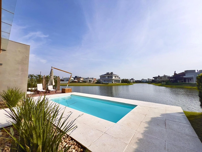 EXCELENTE CASA ALTO PADRÃO EM CONDOMÍNIO: 7ª foto da galeria de imagens do imóvel