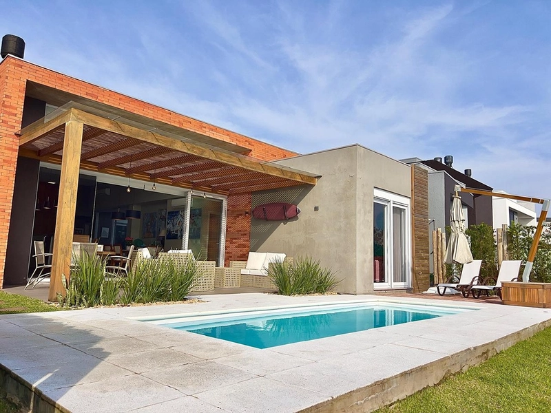 EXCELENTE CASA ALTO PADRÃO EM CONDOMÍNIO: 3ª foto da galeria de imagens do imóvel