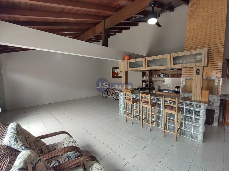 Excelente casa próxima ao mar: 22ª foto da galeria de imagens do imóvel