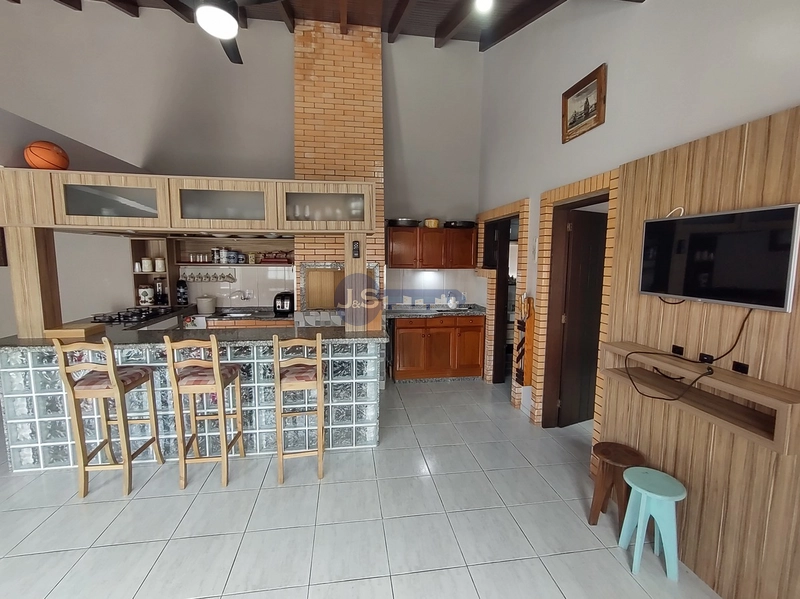 Excelente casa próxima ao mar: 23ª foto da galeria de imagens do imóvel