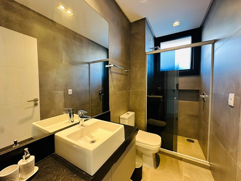 EXCELENTE CASA ALTO PADRÃO EM CONDOMÍNIO: 3ª foto da galeria de imagens do imóvel