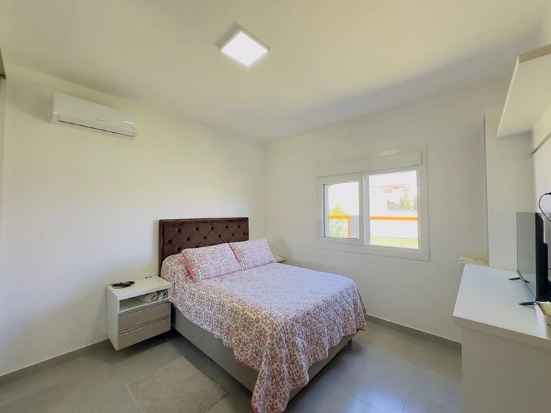 EXCELENTE CASA COM PISCINA: 6ª foto da galeria de imagens do imóvel