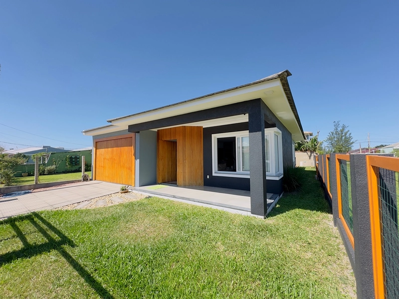 EXCELENTE CASA COM PISCINA: 1ª foto da galeria de imagens do imóvel