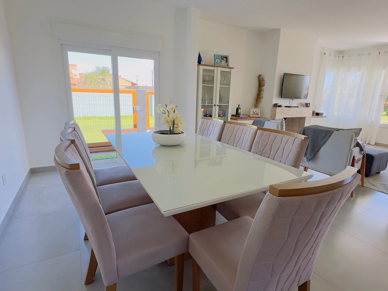 EXCELENTE CASA COM PISCINA: 14ª foto da galeria de imagens do imóvel