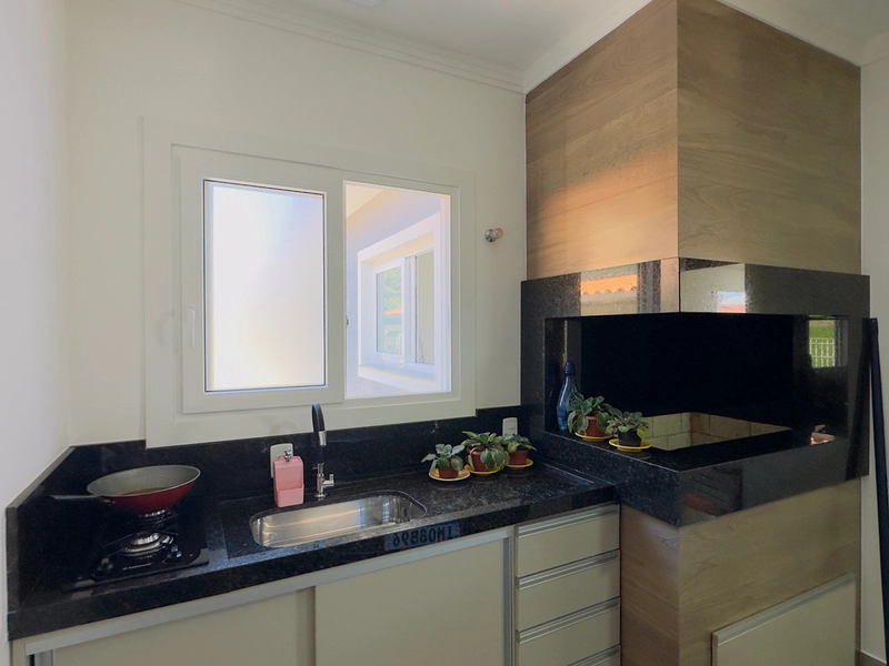 EXCELENTE CASA COM PISCINA: 17ª foto da galeria de imagens do imóvel