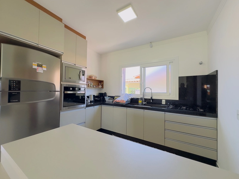 EXCELENTE CASA COM PISCINA: 11ª foto da galeria de imagens do imóvel