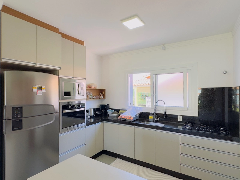 EXCELENTE CASA COM PISCINA: 12ª foto da galeria de imagens do imóvel