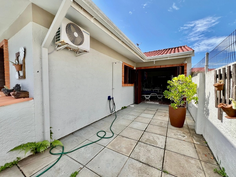 EXCELENTE CASA DE PRAIA COM PISCINA: 9ª foto da galeria de imagens do imóvel