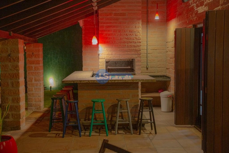 EXCELENTE CASA PERTO DO MAR: 9ª foto da galeria de imagens do imóvel