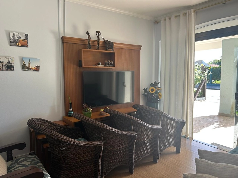 EXCELENTE CASA COM PISCINA : 15ª foto da galeria de imagens do imóvel