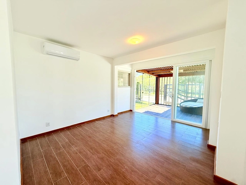 EXCELENTE CASA DE PRAIA PRÓXIMA AO MAR COM PISCINA: 19ª foto da galeria de imagens do imóvel