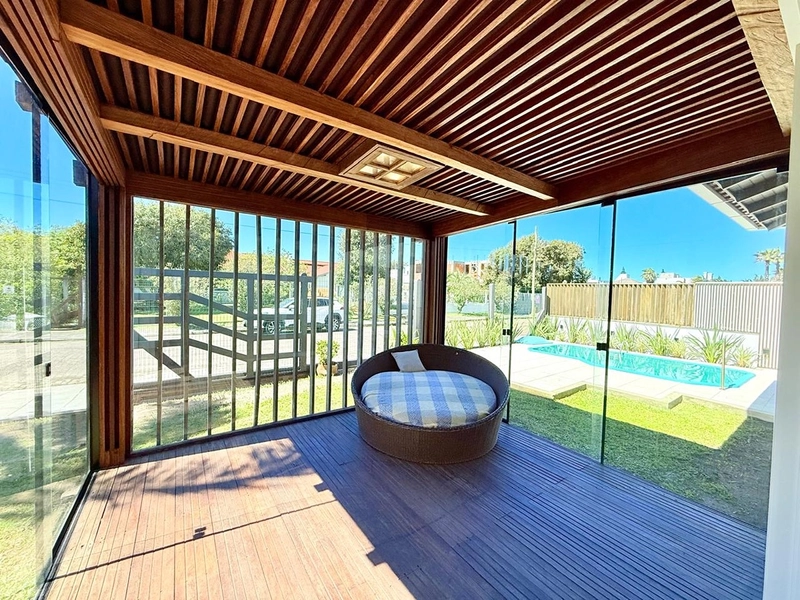 EXCELENTE CASA DE PRAIA PRÓXIMA AO MAR COM PISCINA: 24ª foto da galeria de imagens do imóvel