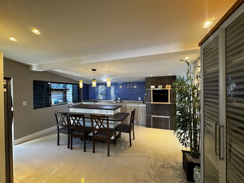 EXCELENTE CASA COM PISCINA: 7ª foto da galeria de imagens do imóvel