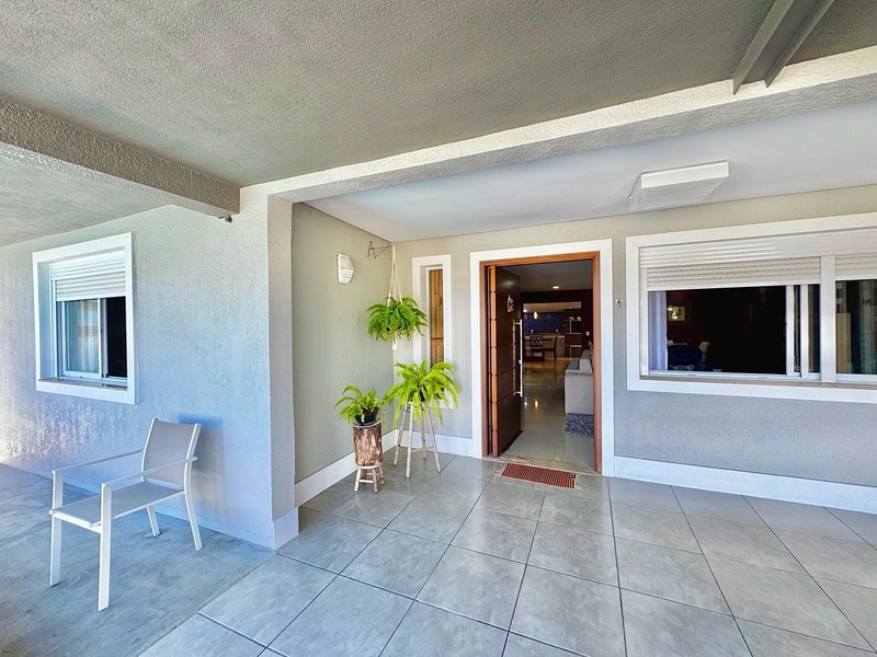 EXCELENTE CASA COM PISCINA: 8ª foto da galeria de imagens do imóvel