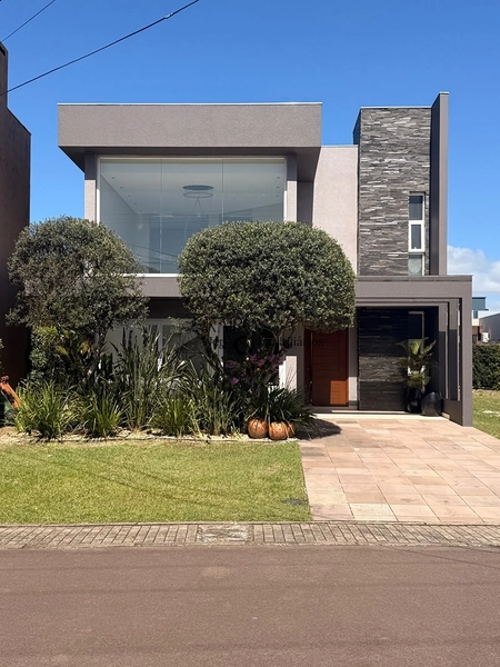 EXCELENTE CASA DE ALTO PADRÃO: 1ª foto da galeria de imagens do imóvel