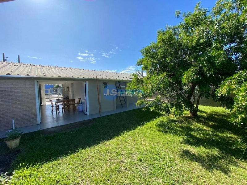 Casa em Atlântida Sul: 5ª foto da galeria de imagens do imóvel