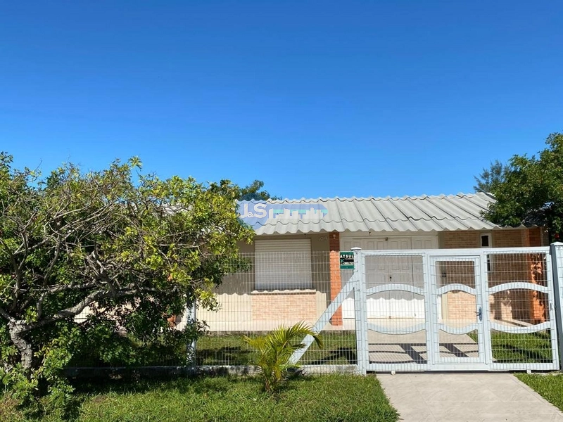 Casa em Atlântida Sul: 18ª foto da galeria de imagens do imóvel