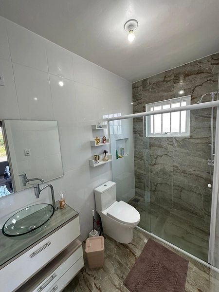 EXCELENTE CASA DE PRAIA PRÓXIMA AO MAR COM PISCINA: 11ª foto da galeria de imagens do imóvel