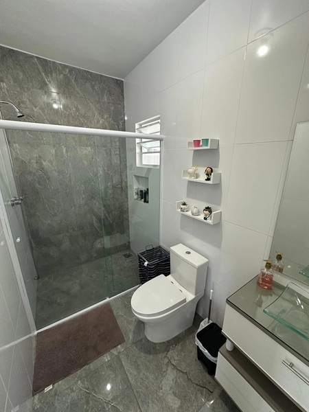 EXCELENTE CASA DE PRAIA PRÓXIMA AO MAR COM PISCINA: 8ª foto da galeria de imagens do imóvel