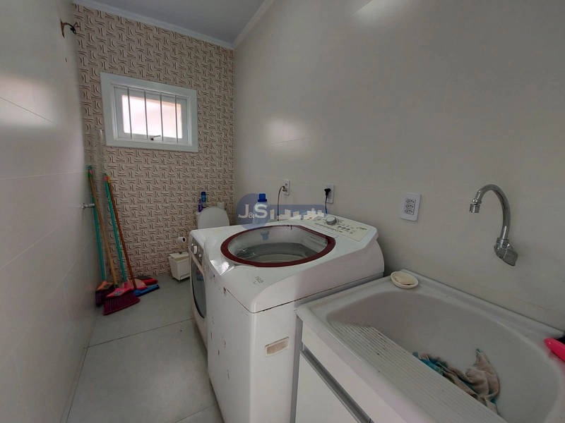 EXCELENTE CASA COM PISCINA AQUECIDA: 4ª foto da galeria de imagens do imóvel