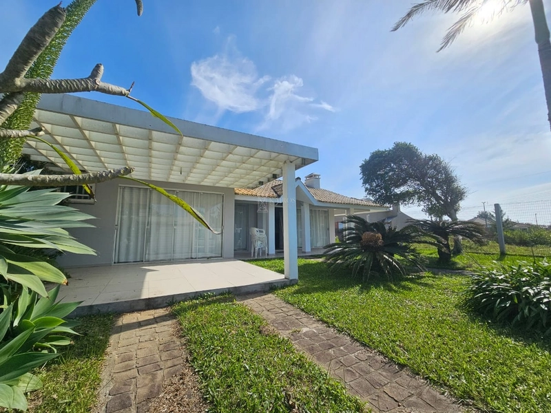 CASA DE PRAIA COM 2 TERRENOS: 3ª foto da galeria de imagens do imóvel