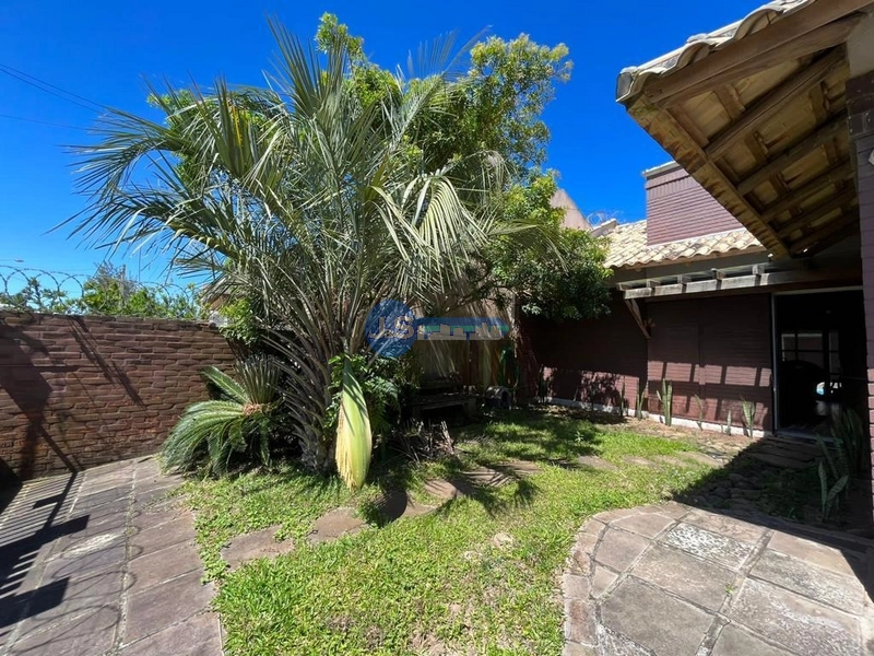 Casa em Atlântida Sul: 34ª foto da galeria de imagens do imóvel