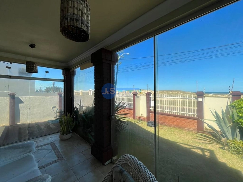 Casa em Atlântida Sul: 70ª foto da galeria de imagens do imóvel