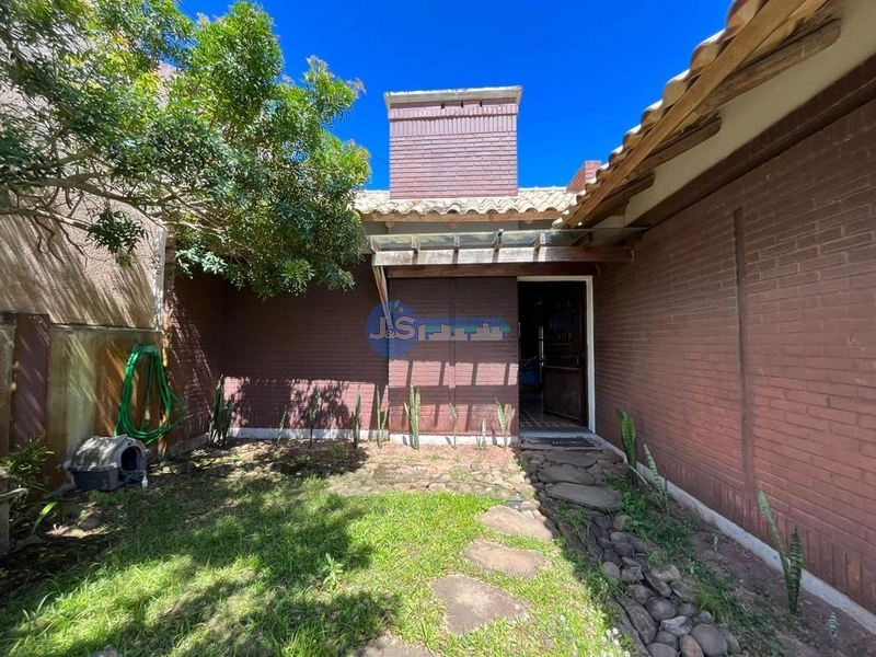 Casa em Atlântida Sul: 62ª foto da galeria de imagens do imóvel