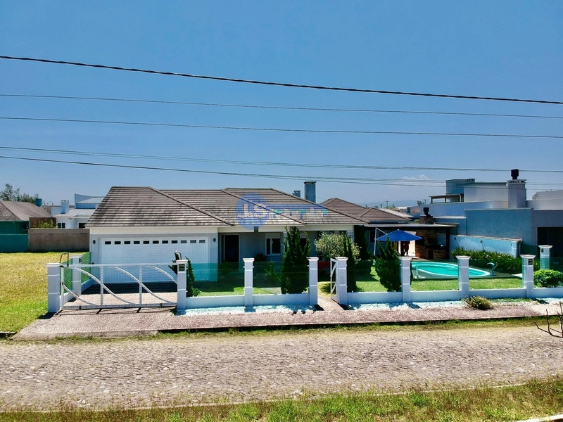 Casa em Atlântida Sul: 45ª foto da galeria de imagens do imóvel