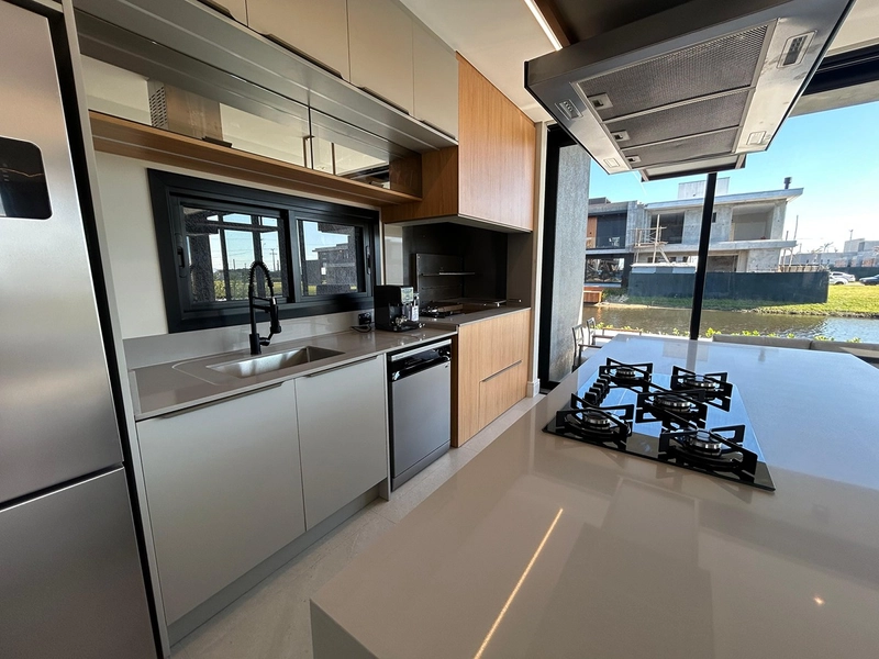 EXCELENTE CASA ALTO PADRÃO COM PISCINA : 36ª foto da galeria de imagens do imóvel