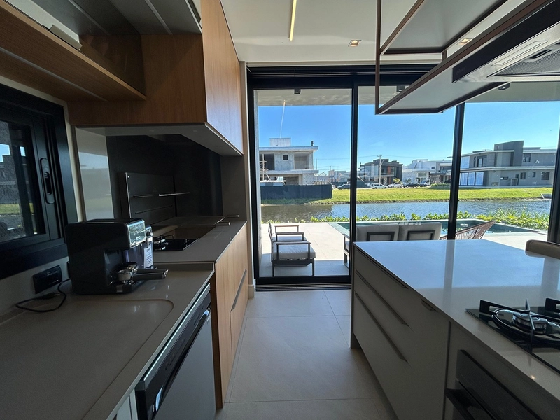 EXCELENTE CASA ALTO PADRÃO COM PISCINA : 5ª foto da galeria de imagens do imóvel