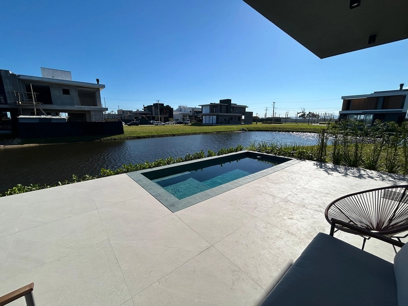 EXCELENTE CASA ALTO PADRÃO COM PISCINA : 9ª foto da galeria de imagens do imóvel