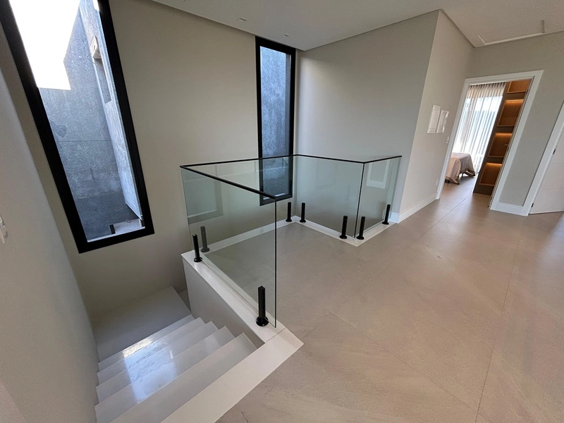 EXCELENTE CASA ALTO PADRÃO COM PISCINA : 25ª foto da galeria de imagens do imóvel