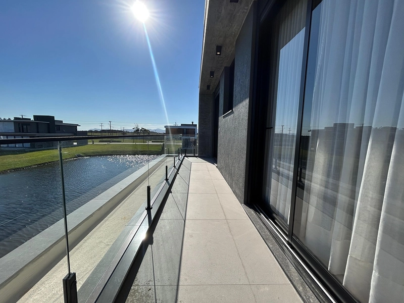 EXCELENTE CASA ALTO PADRÃO COM PISCINA : 7ª foto da galeria de imagens do imóvel