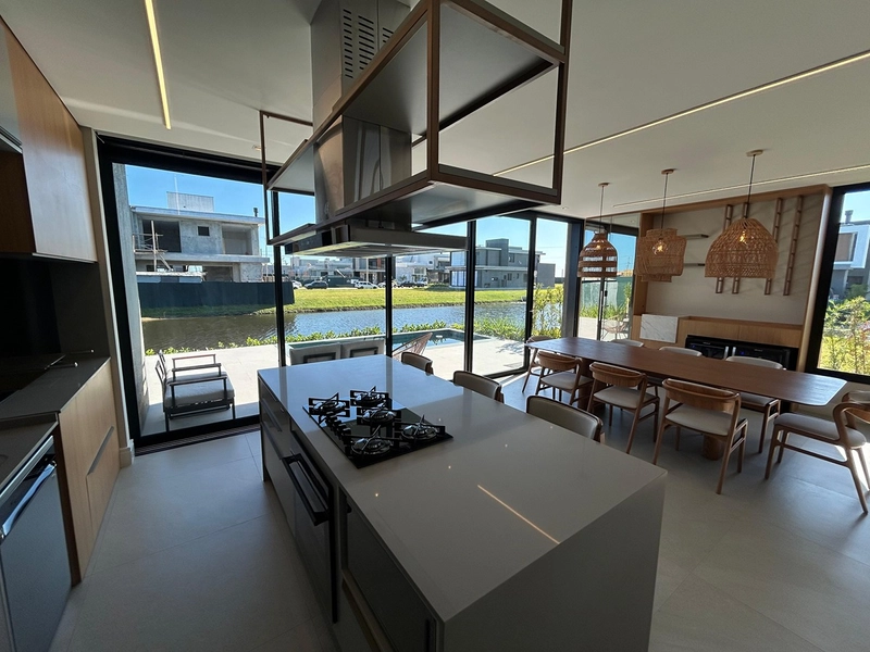 EXCELENTE CASA ALTO PADRÃO COM PISCINA : 15ª foto da galeria de imagens do imóvel