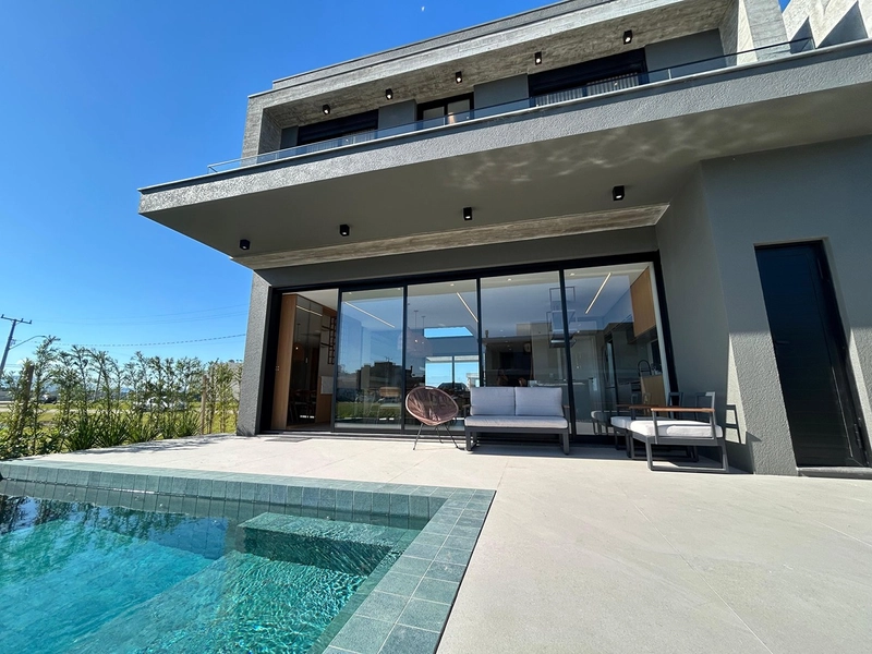 EXCELENTE CASA ALTO PADRÃO COM PISCINA : 27ª foto da galeria de imagens do imóvel