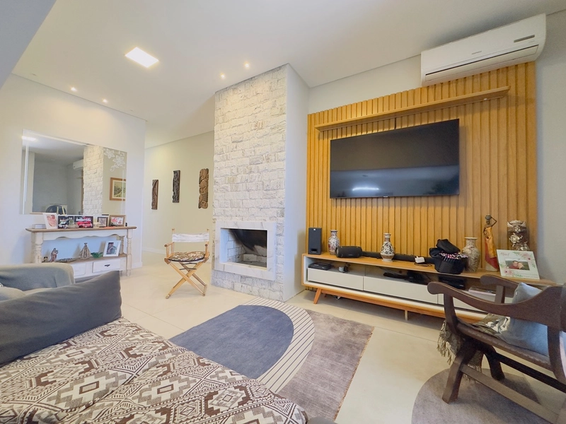 EXCELENTE CASA ALTO PADRÃO COM PISCINA : 18ª foto da galeria de imagens do imóvel