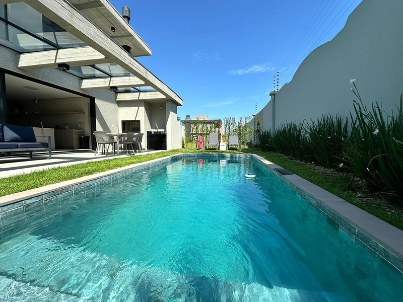 EXCELENTE CASA ALTO PADRÃO EM CONDOMÍNIO: 3ª foto da galeria de imagens do imóvel