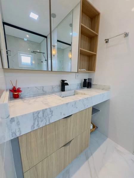 EXCELENTE CASA ALTO PADRÃO EM CONDOMÍNIO COM PISCINA : 18ª foto da galeria de imagens do imóvel