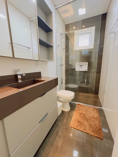 EXCELENTE CASA ALTO PADRÃO EM CONDOMÍNIO COM PISCINA : 15ª foto da galeria de imagens do imóvel