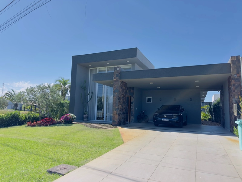 EXCELENTE CASA ALTO PADRÃO EM CONDOMÍNIO COM PISCINA : 2ª foto da galeria de imagens do imóvel