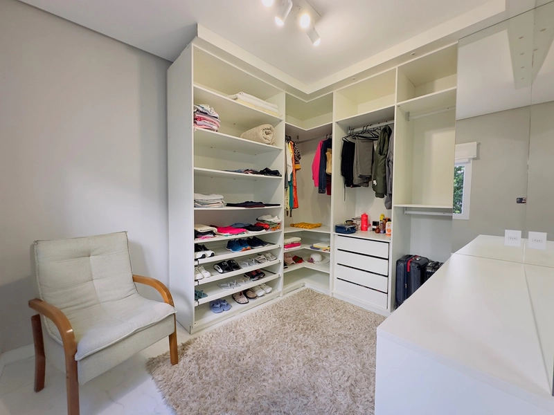 EXCELENTE CASA ALTO PADRÃO EM CONDOMÍNIO COM PISCINA : 21ª foto da galeria de imagens do imóvel