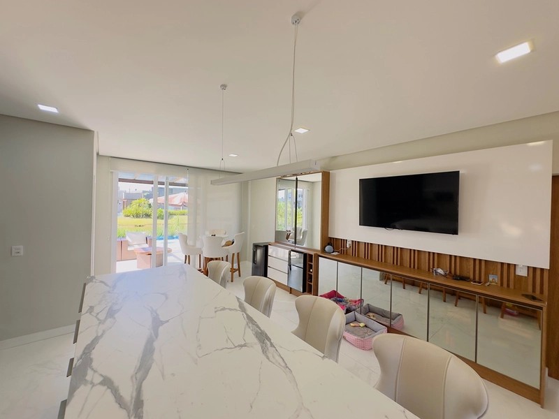 EXCELENTE CASA ALTO PADRÃO EM CONDOMÍNIO COM PISCINA : 10ª foto da galeria de imagens do imóvel