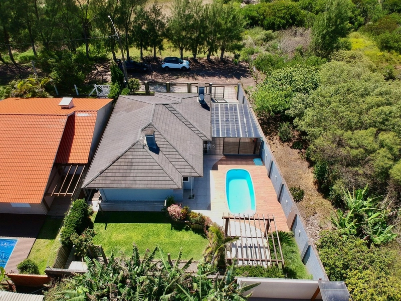 CASA DE PRAIA EM LAJE PERTO DO MAR: 7ª foto da galeria de imagens do imóvel