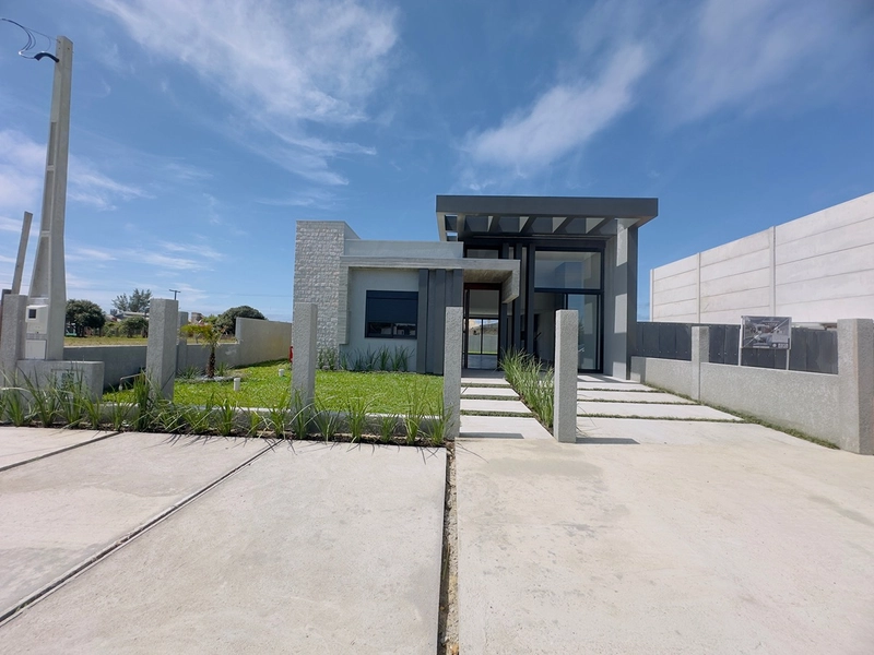 EXCELENTE CASA DE PRAIA COM MUITO ESPAÇO: 2ª foto da galeria de imagens do imóvel